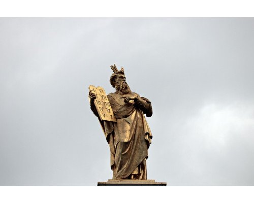 Les Dix Commandements : Un Fondement Spirituel et Moral