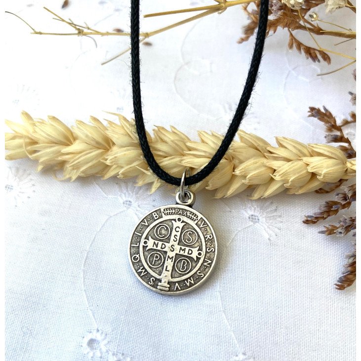 Médaille Saint Benoit - métal argenté - 18 mm