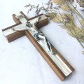 Crucifix en bois & nacre