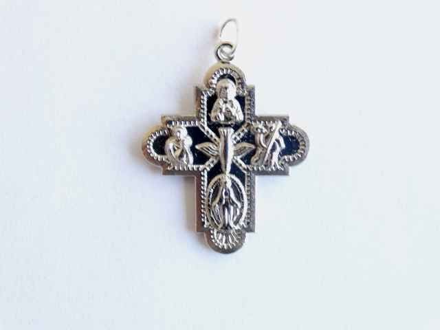 Croix pendentif des Saints - métal