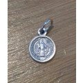 Médaille Saint Benoit - métal argenté - 10 mm