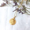 Médaille de la Vierge au voile 18 mm - plaqué or