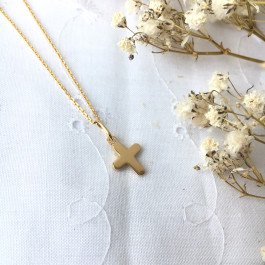 Petite croix arrondie 10 mm en or 18 carats