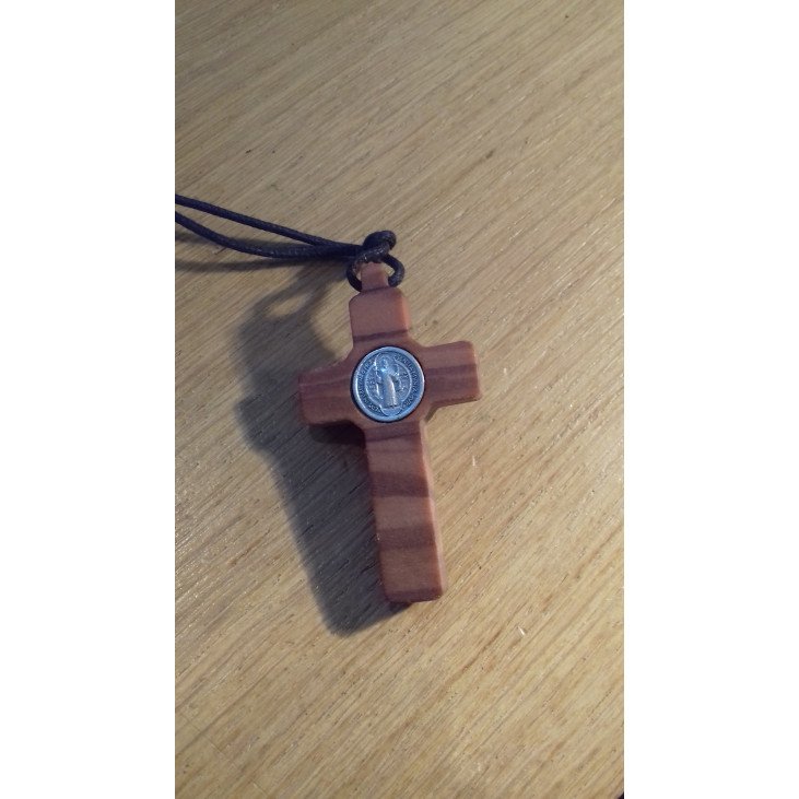 Croix de Saint Benoit - Bois d'olivier