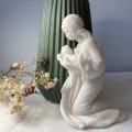 Statue de la Vierge à l'Enfant en albâtre - 10 cm