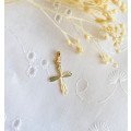 Croix facettée en or 18 carats