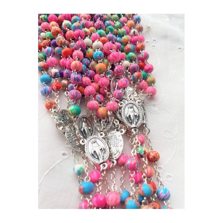 Chapelet multicolore Fimo sur chaîne argentée