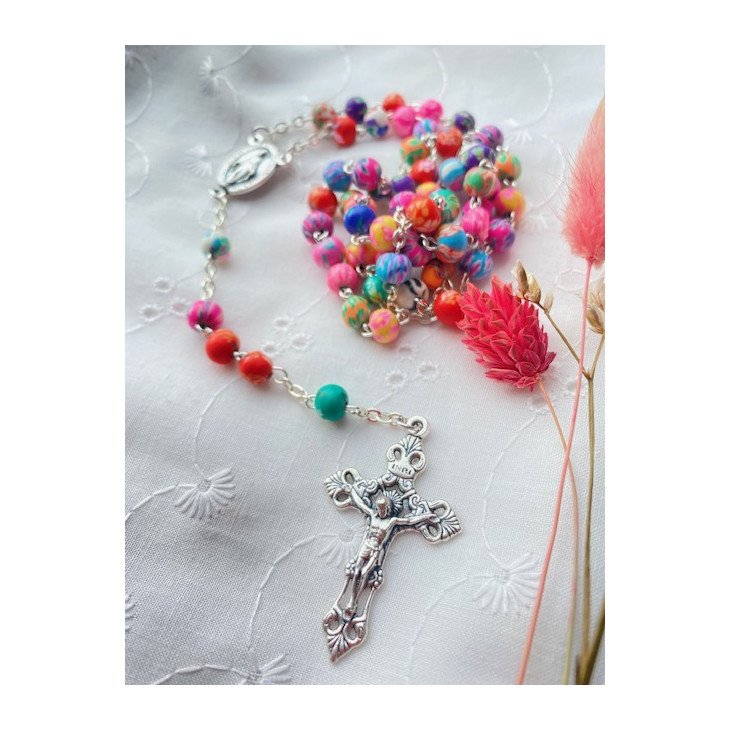 Chapelet multicolore Fimo sur chaîne argentée