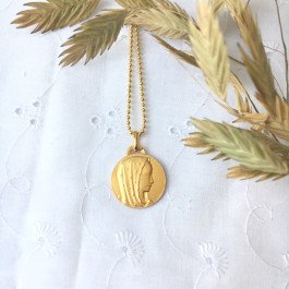Médaille de la Vierge au voile étoilé 18 mm ronde - plaqué or