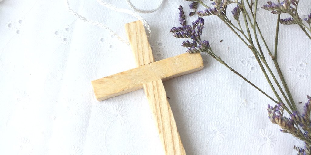 Croix d'aube avec cordon | La Boutique Sainte Marie