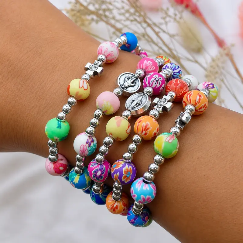 Bracelet religieux en perles Fimo multicolores