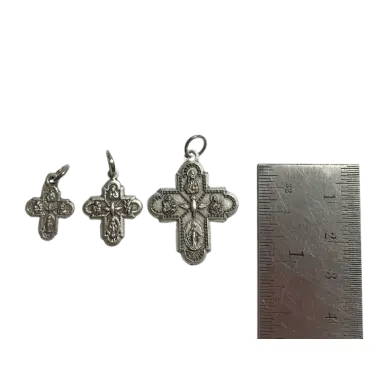 Croix pendentif des Saints protecteurs - métal argenté