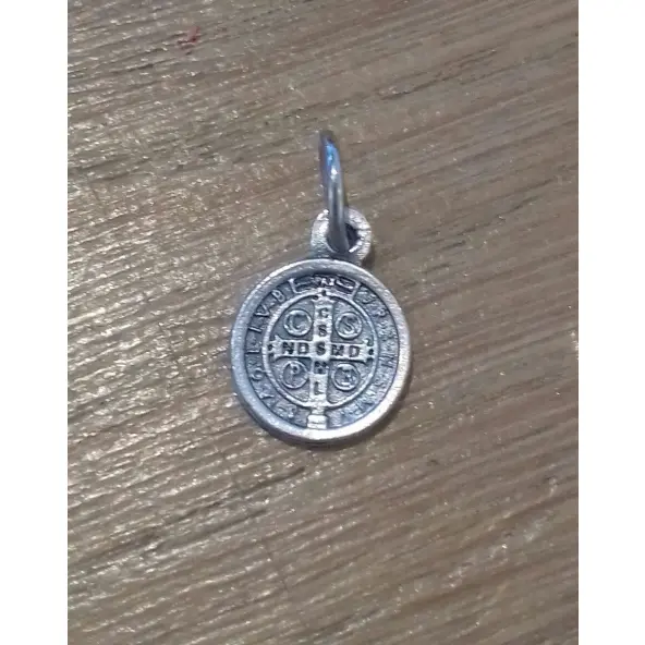 Médaille Saint Benoit - métal argenté - 12 mm