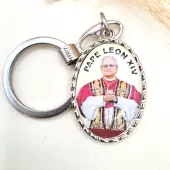 Porte-clefs ovale en résine 37 mm – Pape Léon XIV - 1