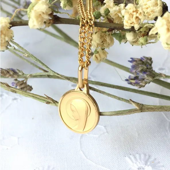 Médaille de la Vierge Marie 13 mm - plaqué or
