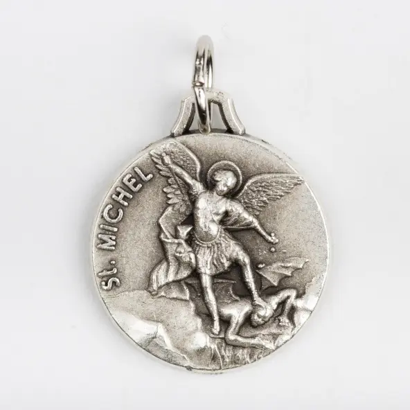 Médaille Saint Michel gravée 18 mm - métal argenté
