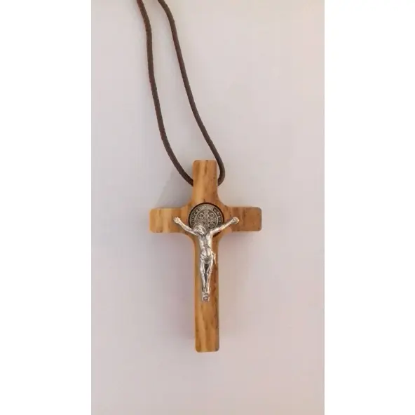 Croix Saint Benoît avec cordon - 5 cm - Bois d'olivier