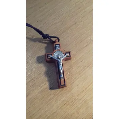 Croix de Saint Benoit - Bois d'olivier