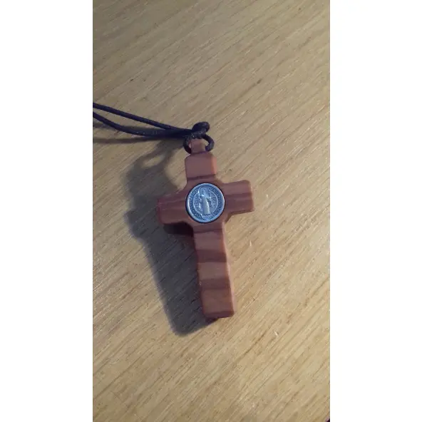 Croix de Saint Benoit - Bois d'olivier