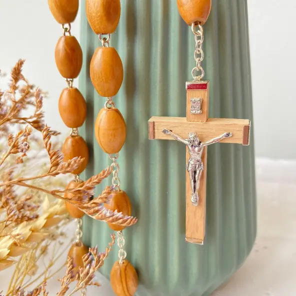 Grand chapelet de pèlerin sur chaîne - Bois d'olivier - 65 cm