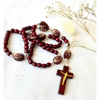Chapelet Marie qui défait les noeuds - Bois bordeaux - 40 cm