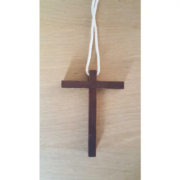 Croix d'aube bois foncé avec cordon - 9 cm