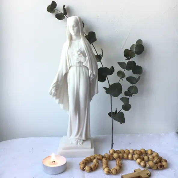 Statue de la Vierge aux Roses en albâtre - 25 cm