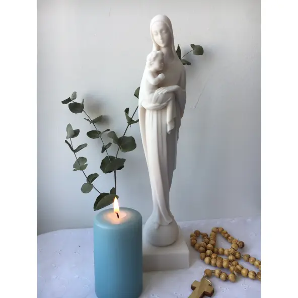 Statue de la Vierge à l'Enfant en albâtre style 