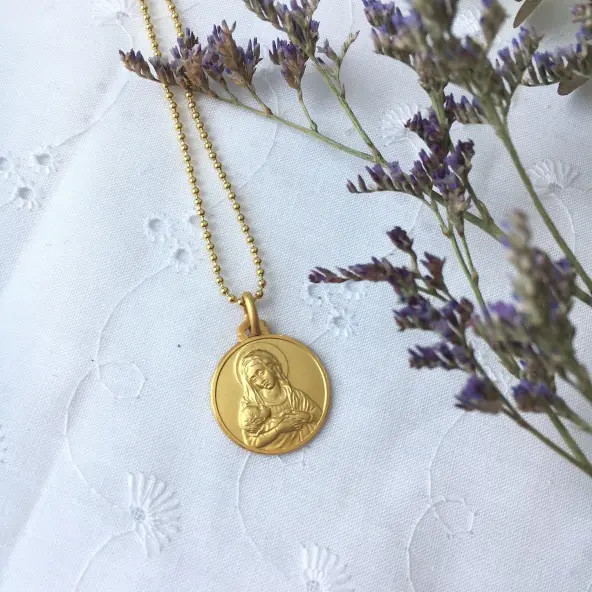 Médaille de la Vierge à l'Enfant - 18 mm - plaqué or