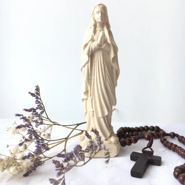 Statue de Notre-Dame de Lourdes en bois - 14 cm