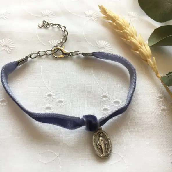 Bracelet en velours de la Médaille miraculeuse