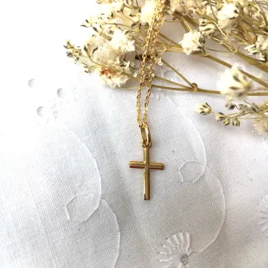 Croix fine 14 mm en or 18 carats