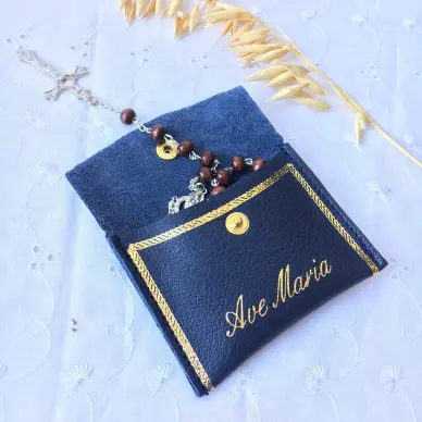 Etui en cuir pour chapelet