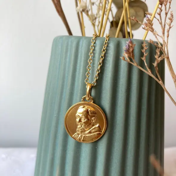 Médaille Padre Pio 18 mm - Plaqué or