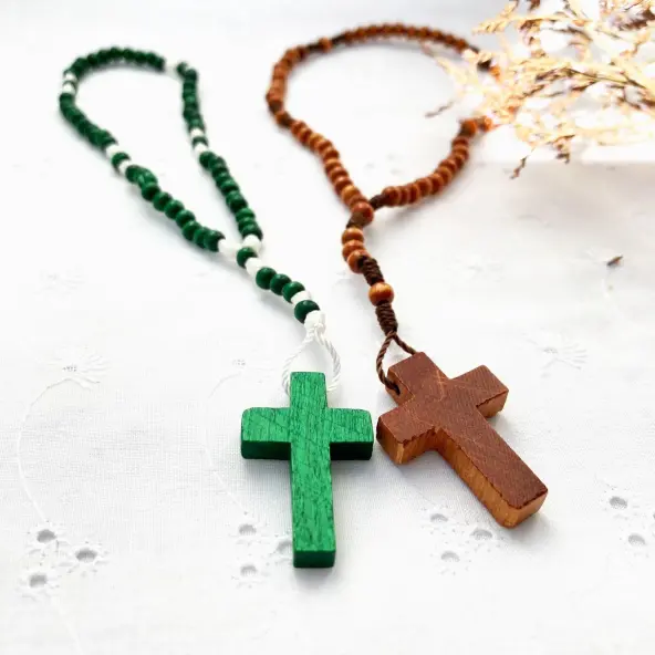 Mini chapelet en bois - 20 cm