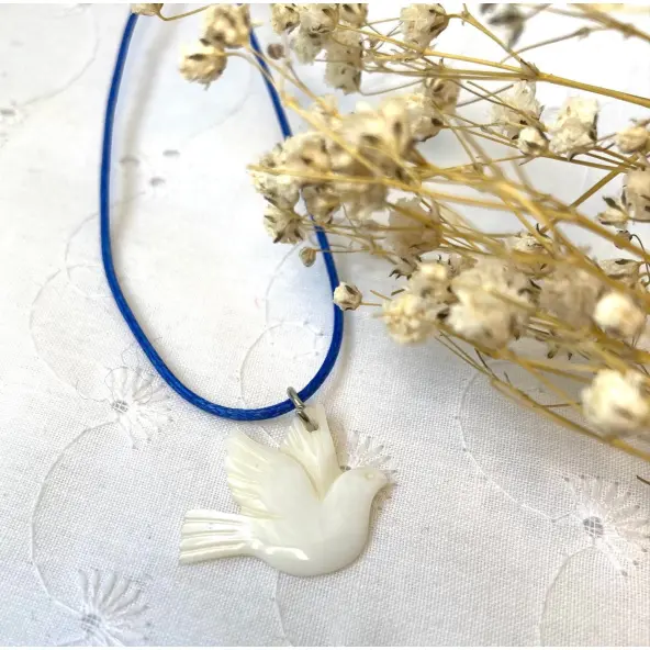 Pendentif en nacre Colombe de l'Esprit