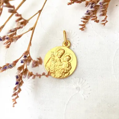 Médaille Saint Joseph et l'Enfant Jésus de face 16 mm - Plaqué or
