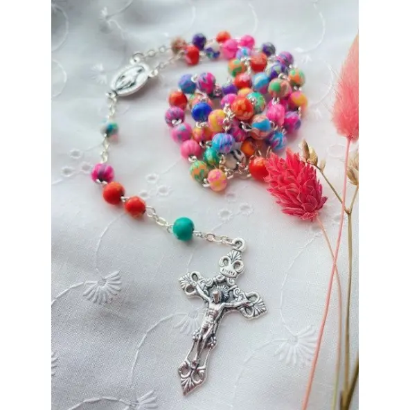 Chapelet multicolore Fimo sur chaîne argentée