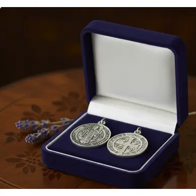 Médaille Saint Benoit - métal argenté - 13 mm