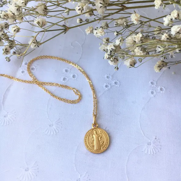 Médaille Saint Benoît - plaqué or