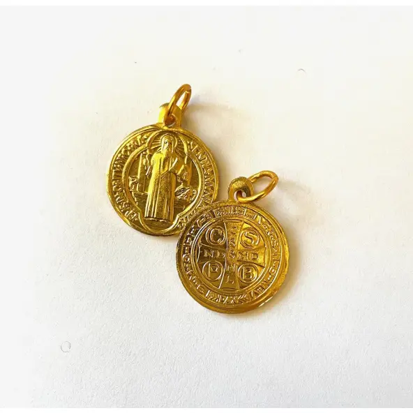 Médaille Saint Benoit - 18 mm - dorée