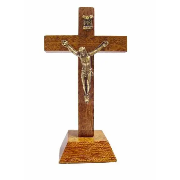 Petit crucifix sur pied