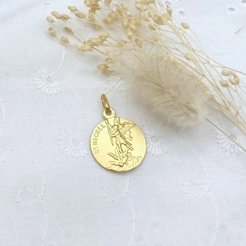Médaille Saint Michel 18 mm - plaqué or