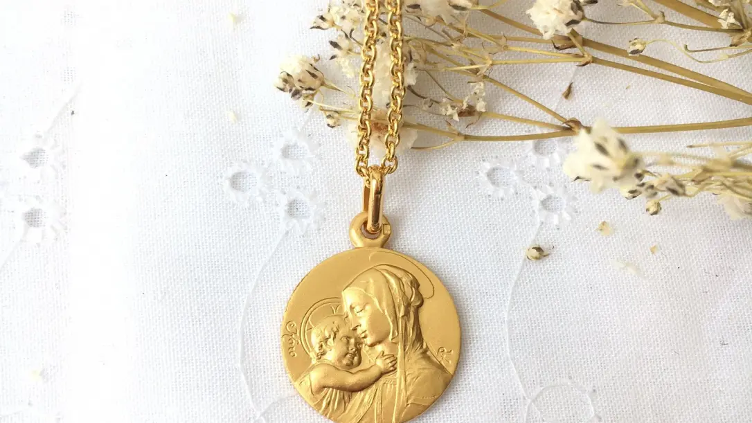Médaille de baptême : comment bien la choisir ?
