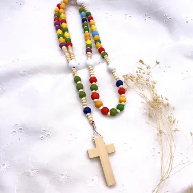 Chapelet multicolore en bois