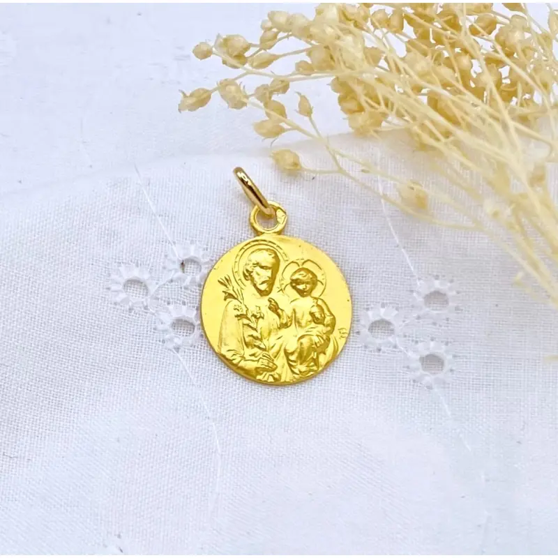 Médaille Saint Joseph 16 mm en or 18 carats